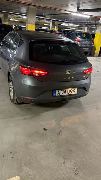 Seat Leon 2 of 3