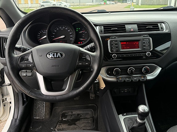 Kia Rio 10 of 14