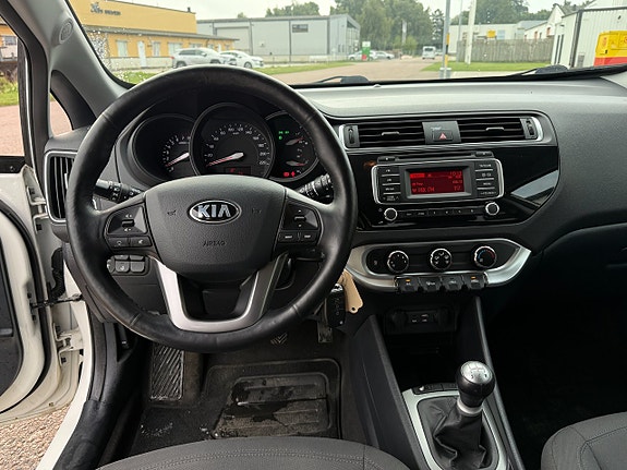 Kia Rio 9 of 14