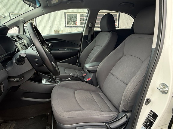Kia Rio 7 of 14