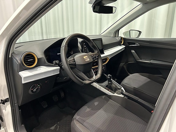 Seat Arona 8 of 13