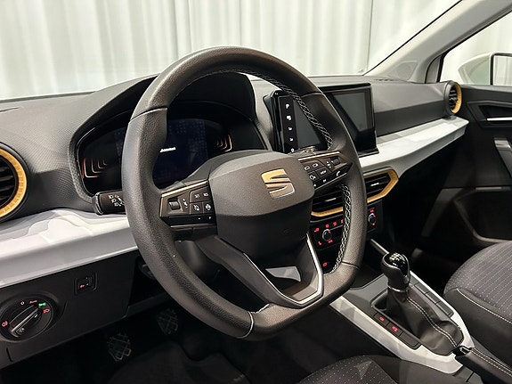 Seat Arona 9 of 13