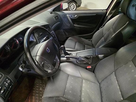 Volvo V70 6 of 9
