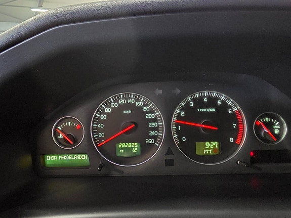 Volvo V70 9 of 9