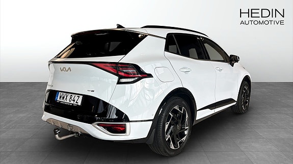 Kia Sportage 2 of 9