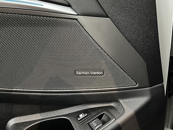 BMW 330e 8 of 16