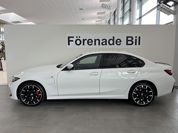 BMW 330e 3 of 16