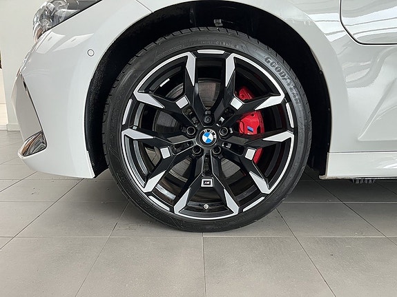 BMW 330e 4 of 16