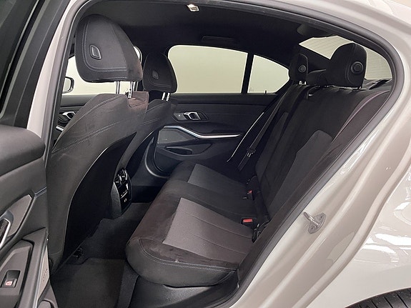 BMW 330e 12 of 16