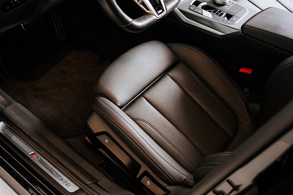 BMW 330e 10 of 14