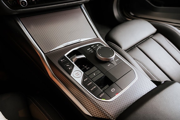 BMW 330e 14 of 14