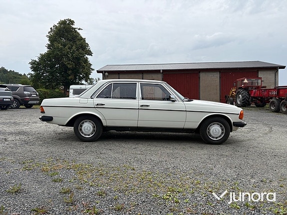 Mercedes-Benz 200 6 of 30