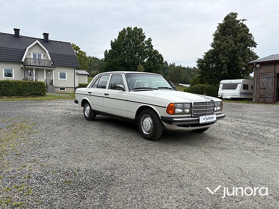 Mercedes-Benz 200 7 of 30
