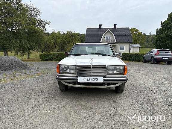 Mercedes-Benz 200 8 of 30