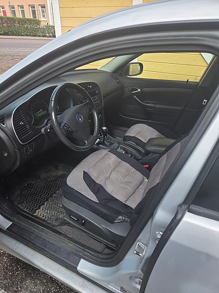 Saab 9-3 4 of 7