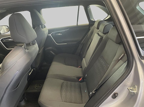 Toyota RAV4 11 of 19