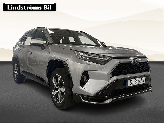 Toyota RAV4 3 of 19