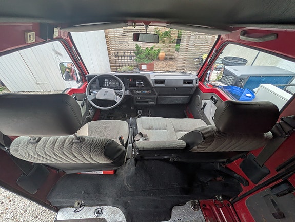 Nissan Urvan 4 of 8
