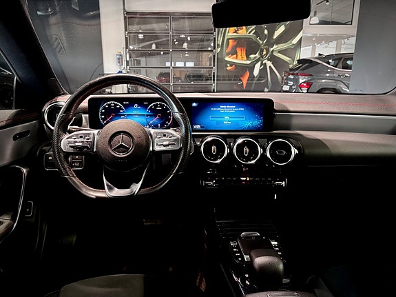 Mercedes-Benz CLA200 10 of 12