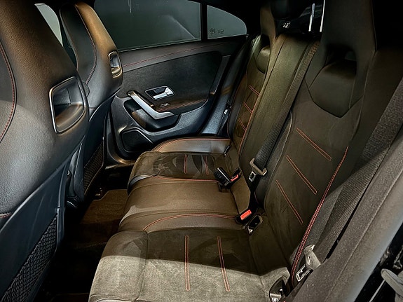 Mercedes-Benz CLA200 4 of 12