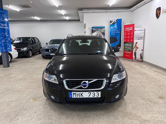 Volvo V50 2 of 15