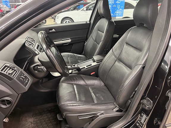 Volvo V50 8 of 15