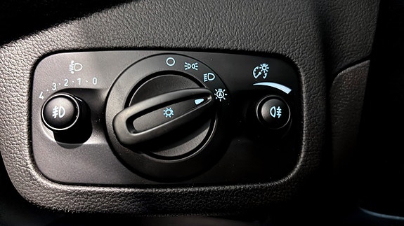 Ford Kuga 10 of 14
