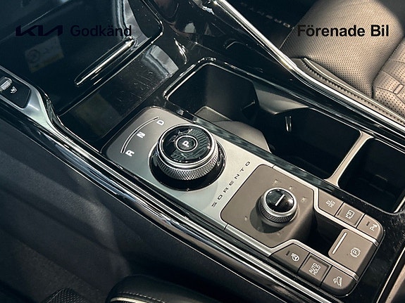 Kia Sorento 15 of 18
