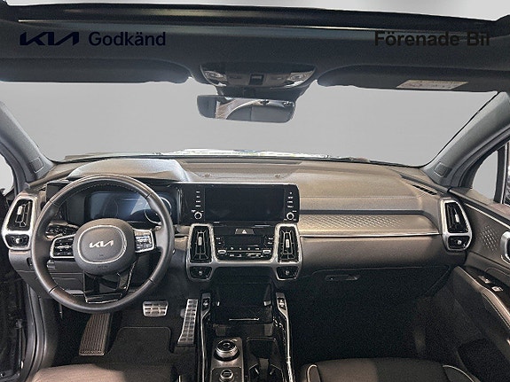 Kia Sorento 10 of 18