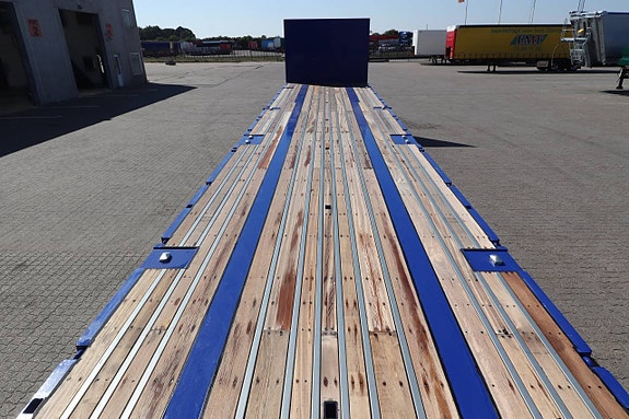 3 axlad Flaktrailer med Norge boggi 9 of 11