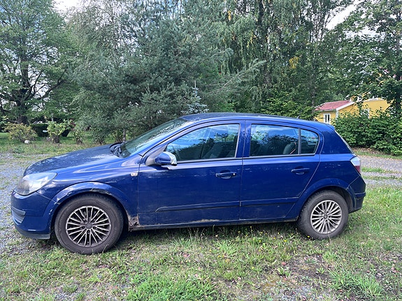 Opel Astra 3 of 12