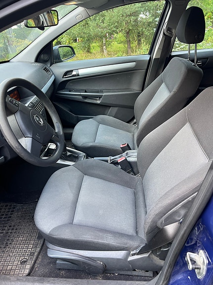 Opel Astra 8 of 12