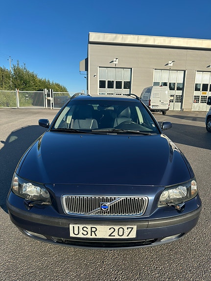 Volvo V70 11 of 23