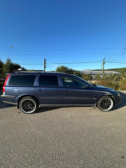 Volvo V70 14 of 23