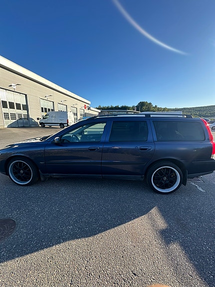 Volvo V70 12 of 23