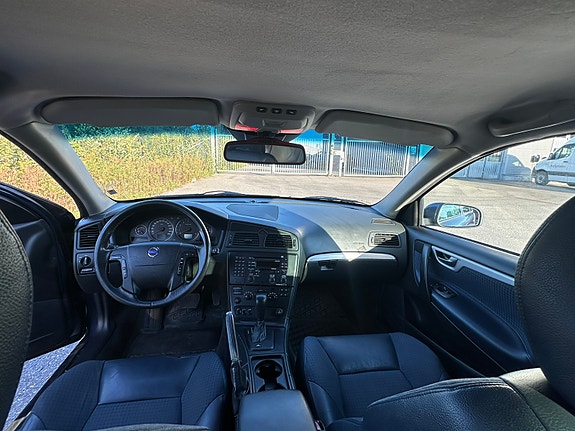 Volvo V70 10 of 23