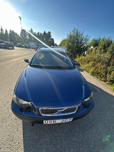 Volvo V70 7 of 23