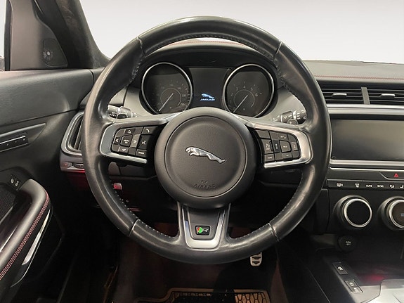Jaguar E-PACE 13 of 26