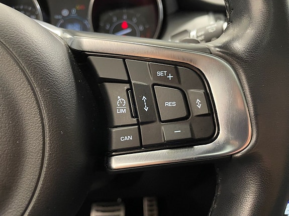 Jaguar E-PACE 26 of 26
