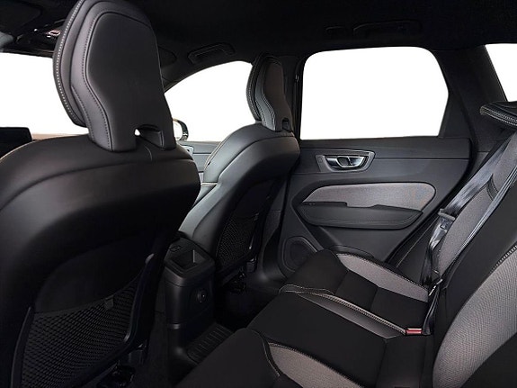 Volvo XC60 10 of 24