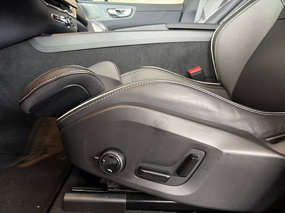 Volvo XC60 14 of 24