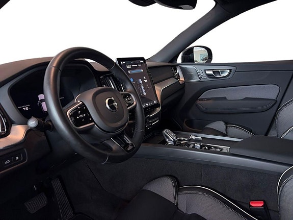 Volvo XC60 8 of 24
