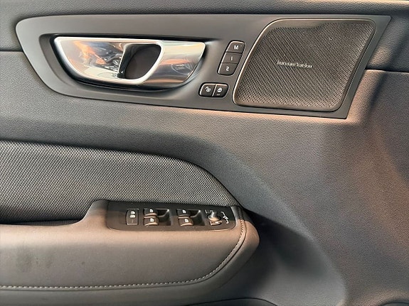 Volvo XC60 16 of 24