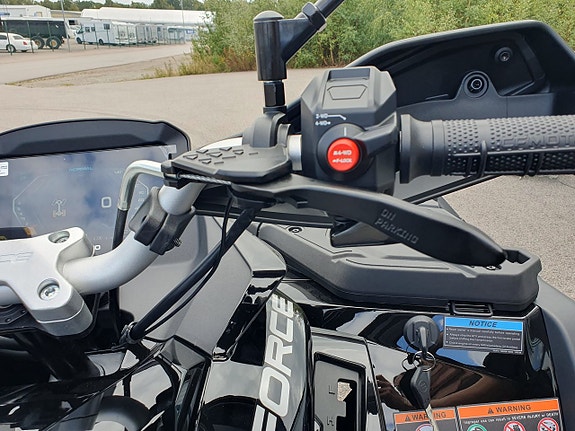 CFMOTO Cforce 850 Black Edition 8 of 12