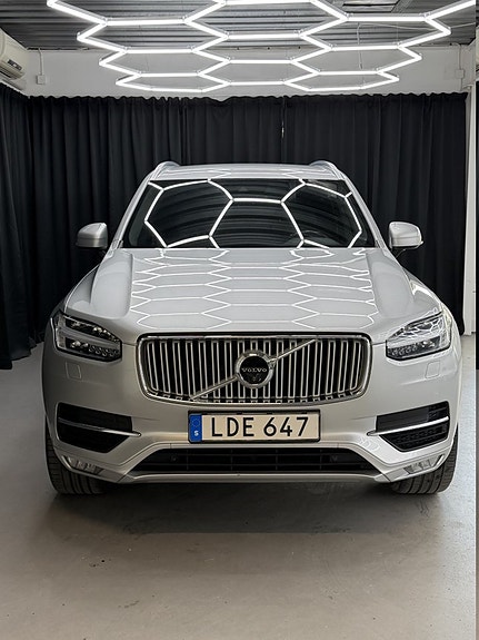 Volvo XC90 10 of 13