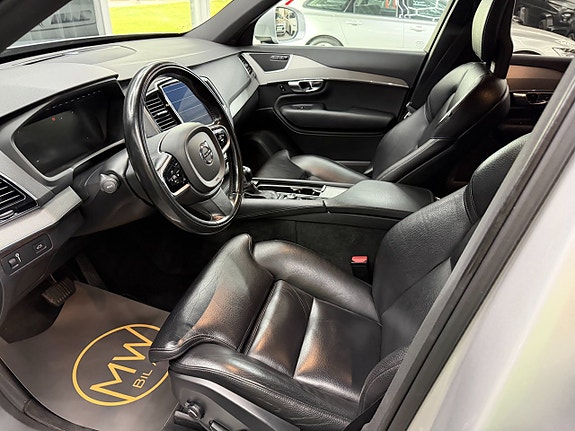 Volvo XC90 5 of 13