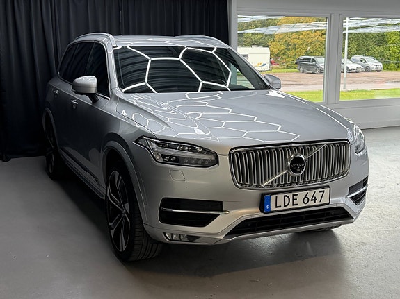 Volvo XC90 2 of 13