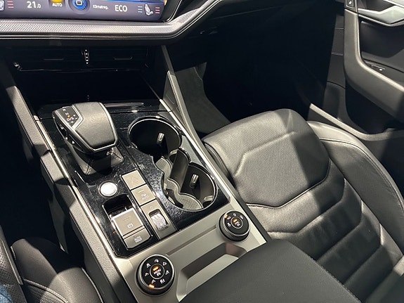 Volkswagen Touareg 12 of 27