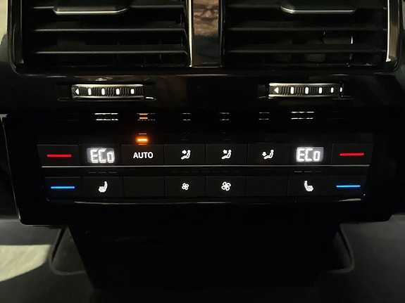 Volkswagen Touareg 25 of 27