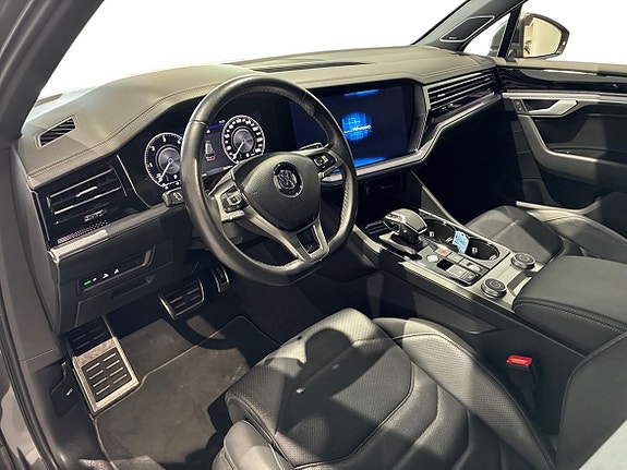Volkswagen Touareg 8 of 27